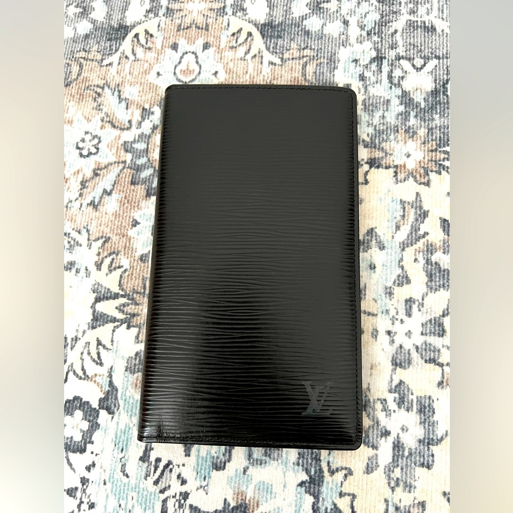 ❌❌❌SOLD❌❌❌Louis Vuitton Epi Leather black Unisex Long Authentic Preloved Wallet - Picture 1 of 10